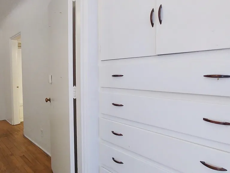 Super Cool Mid-Century Modern East Nob Hill Penthouse Suite with Views — Photo 65