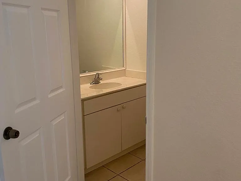 10910 SW 181st Ter — Photo 10