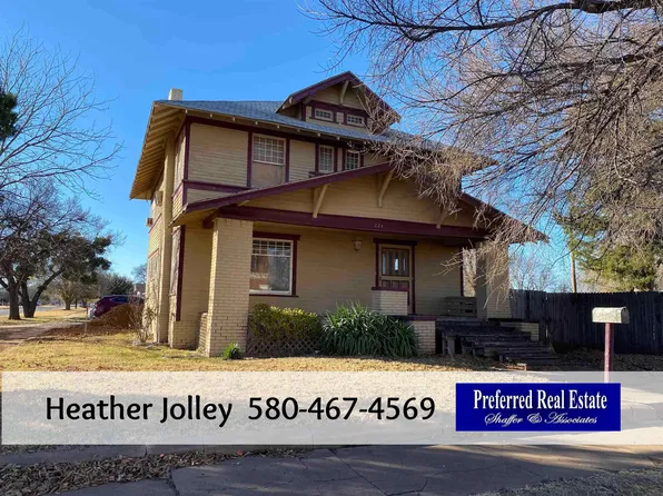 224 S Broadway St, Walters, OK 73572