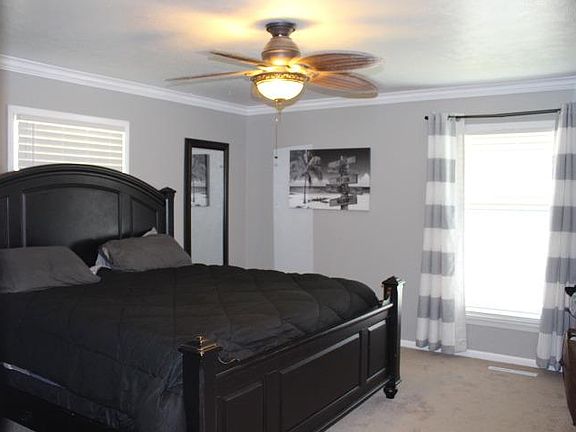 5th image of 521 Lilac Dr