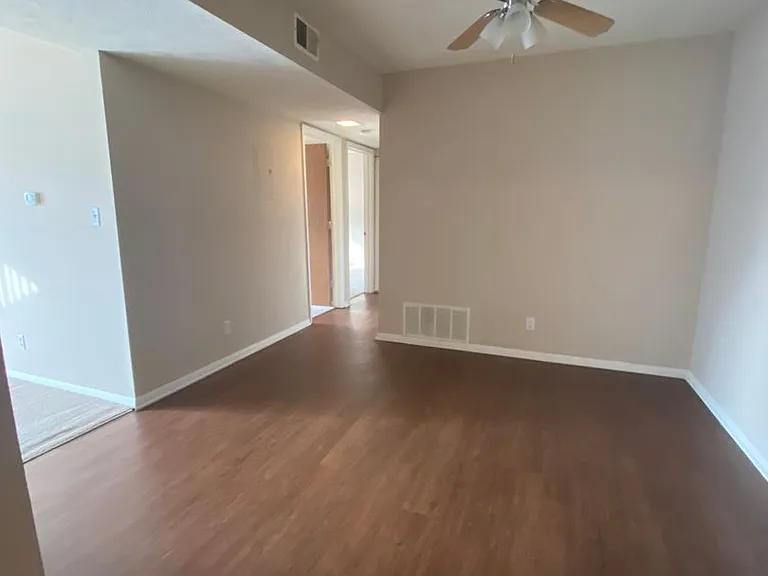 410 - WINDING BROOK APARTMENTS — Photo 40