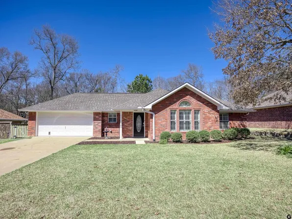 211 Homestead Dr, Palestine, TX 75801