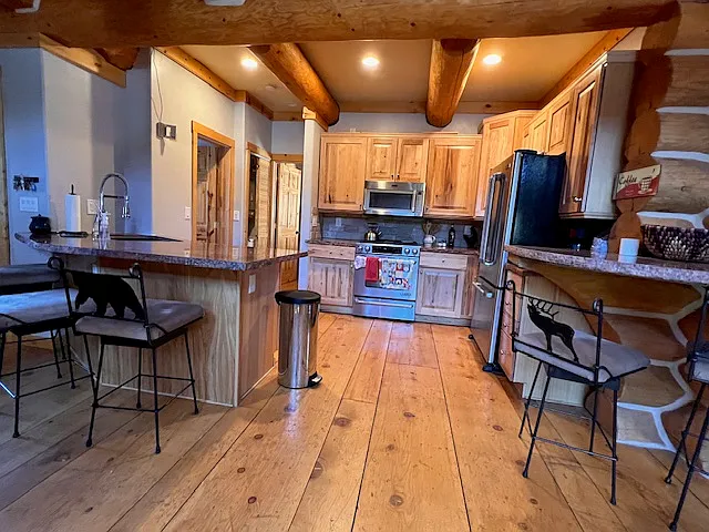 2361 Old Mammoth Rd — Photo 4