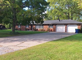 10290 Frost Rd, Freeland, MI 48623