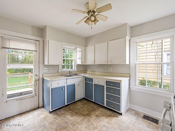 4th image of 3936 Kennison Ave
