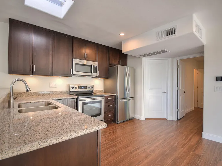 4421 N 26th St #3 — Photo 3