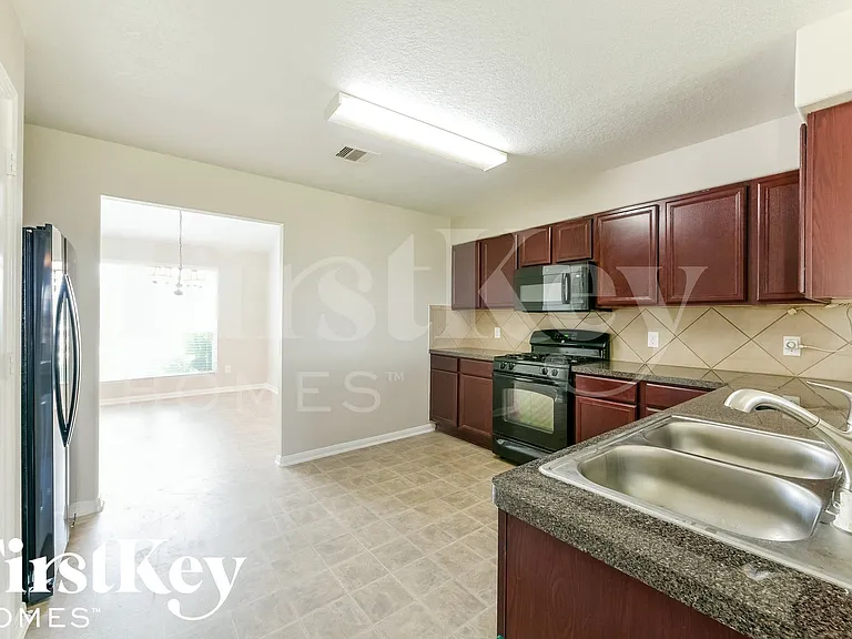 9909 Hyacinth Way — Photo 5