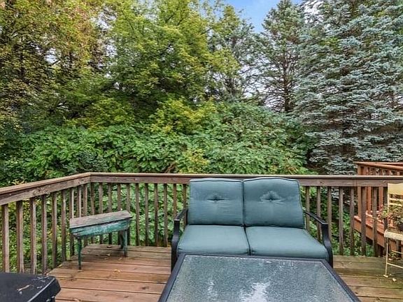 Deck off of the dining area