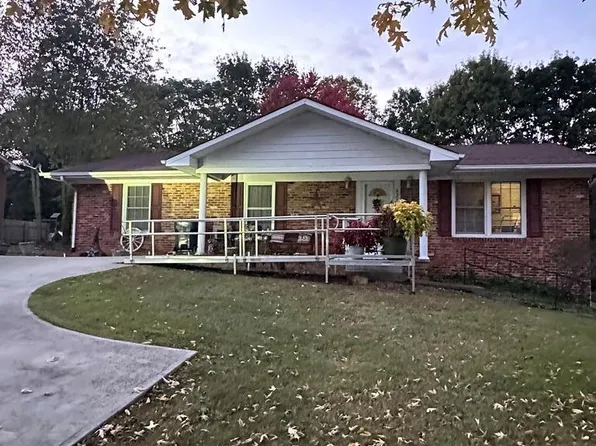 921 Colonial Dr, Collinsville, VA 24078