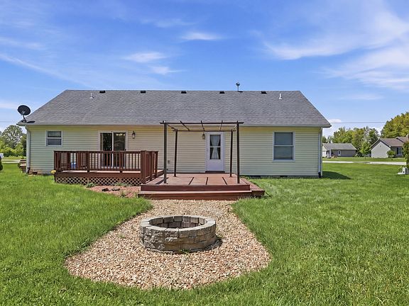 4th image of 947 E Pueblo Trl