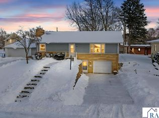 415 S Holland St, Blue Earth, MN 56013