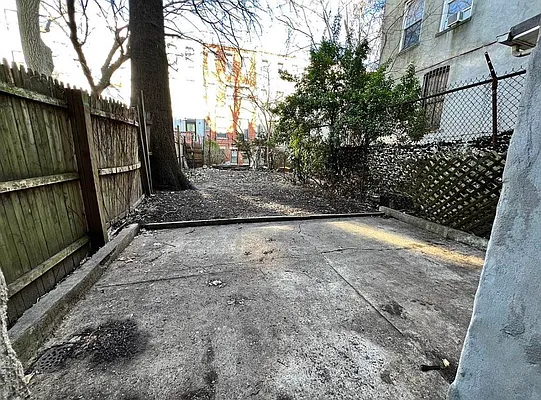 Rented by EastMount Realty LLC | media 7