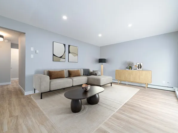 11820 105th St NW, Edmonton, AB T5G 2N2