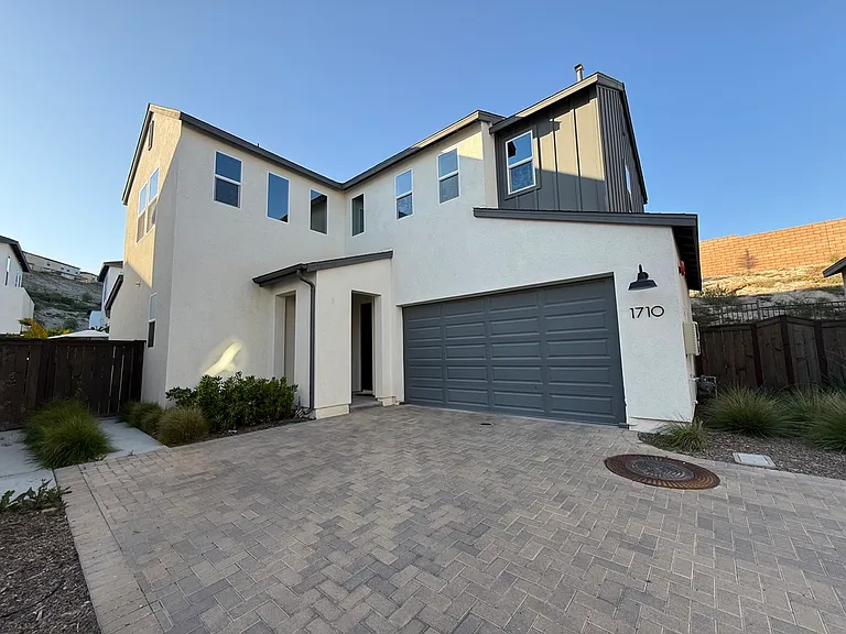 1710 Whitmore Loop — Photo 1