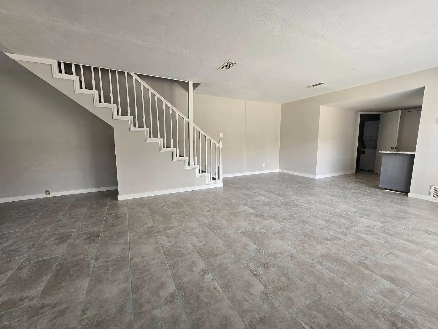 3 bed, 1565 sqft, $1,850 — Photo 4