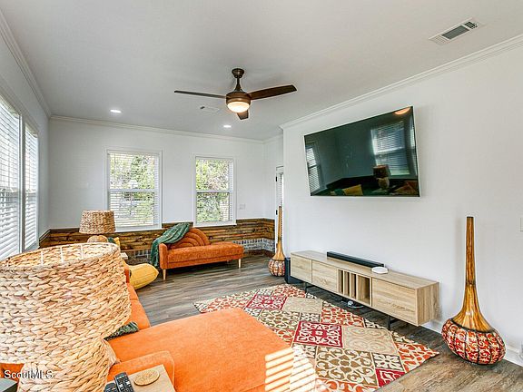 5th image of 1503 Darling Ave