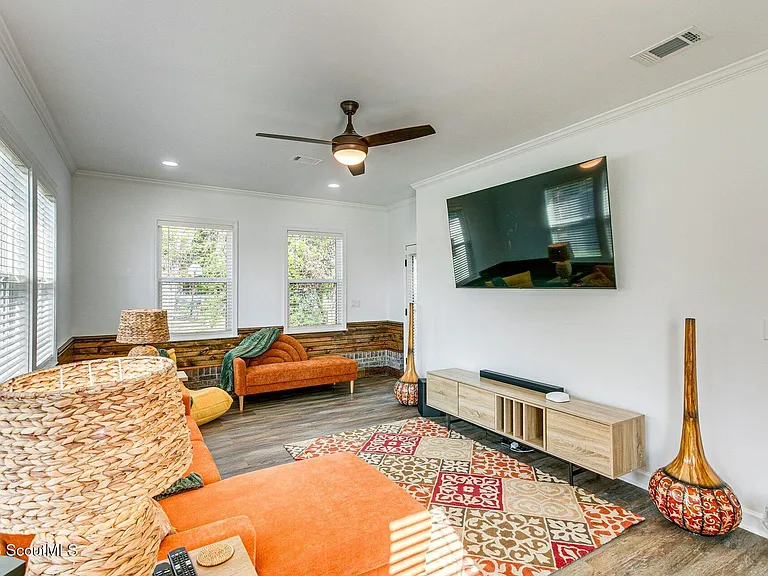 1503 Darling Ave — Photo 5