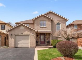 284 Delancey Blvd, Hamilton, ON L9B1Y9