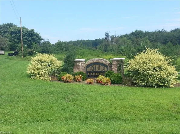 7510 Bentridge Forest Dr, Kernersville, NC 27284