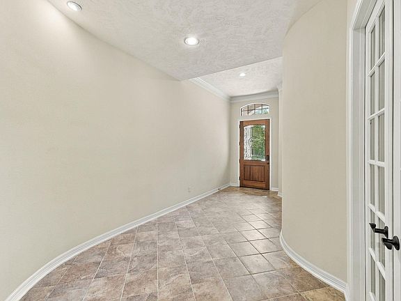 3rd image of 2400 W Village Green Cir