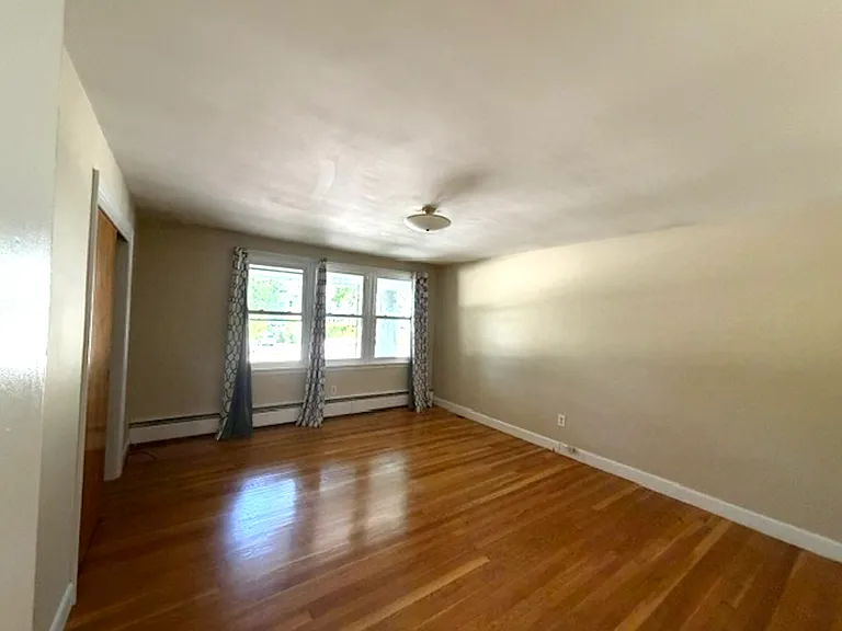 652 East Ave — Photo 13