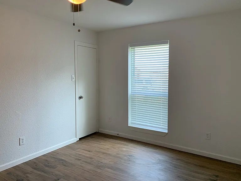 3901 Bois D Arc St — Photo 16