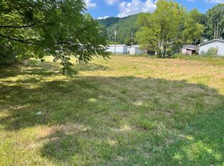 Bridge St, Raven, VA 24639