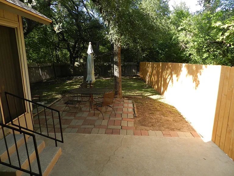 4100 Adelphi Ln #B — Photo 3