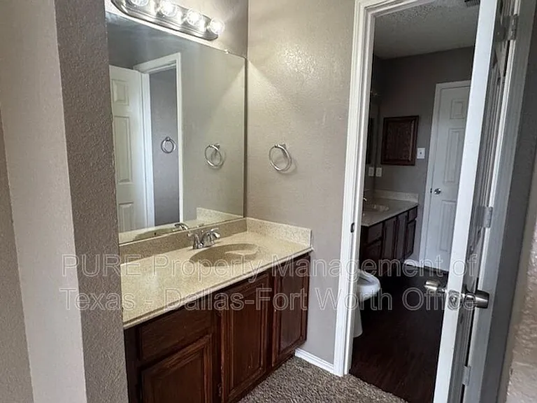 1404 Straus Rd — Photo 15