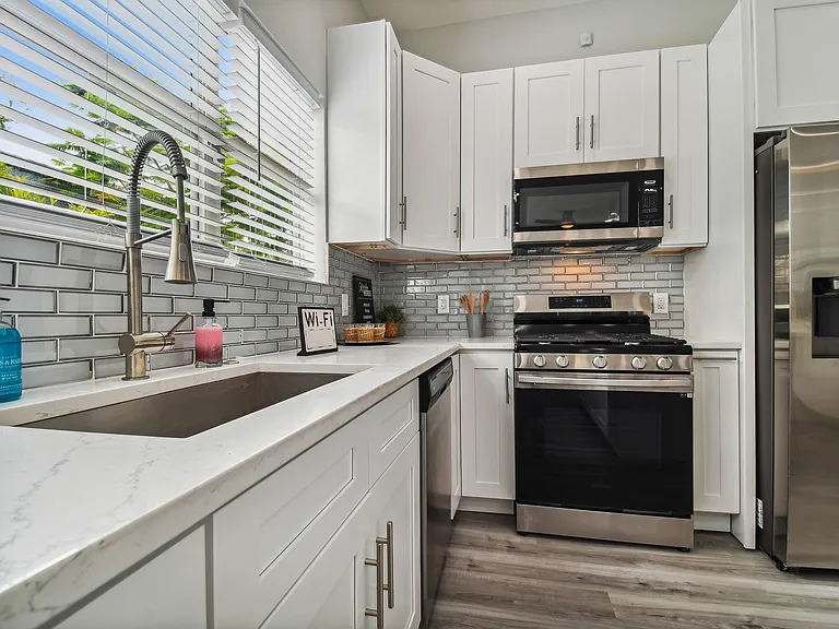 2506 W Main St — Photo 13