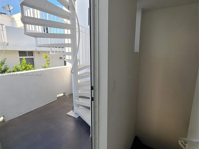 825 Michigan Ave #7 — Photo 30
