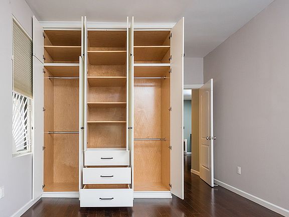 5th image of 3006 29th St APT 3H