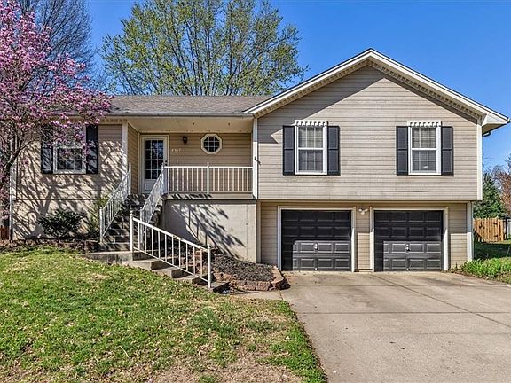 3rd image of 2517 NE Remington Ct