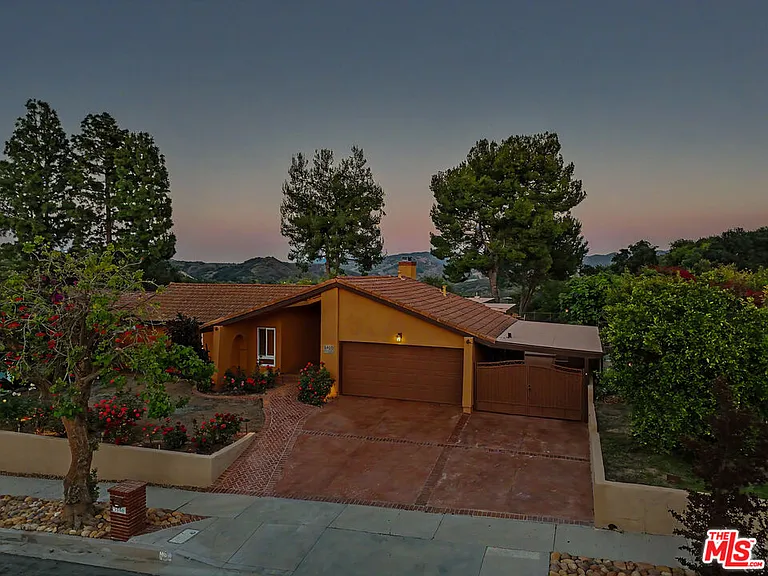 3106 Voltaire Dr — Photo 39