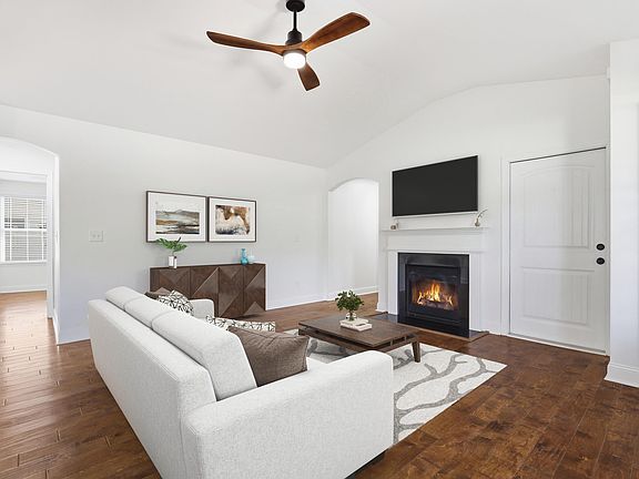 5th image of 27 Macle Ct