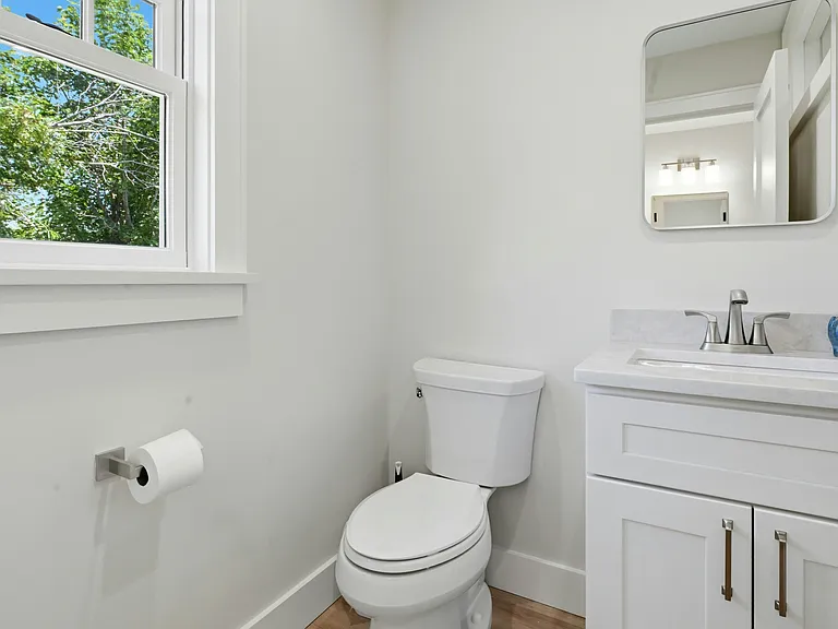 3104 Sound Ave — Photo 12