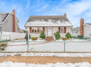 2448 Orange St, Bellmore, NY 11710
