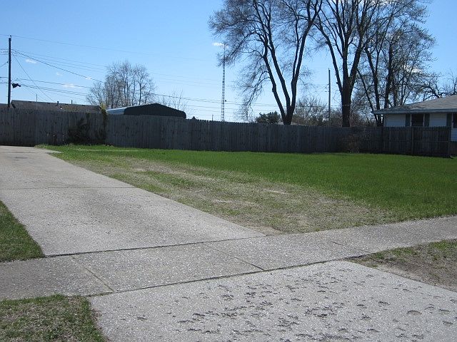 2nd image of 28894 Frank Ct