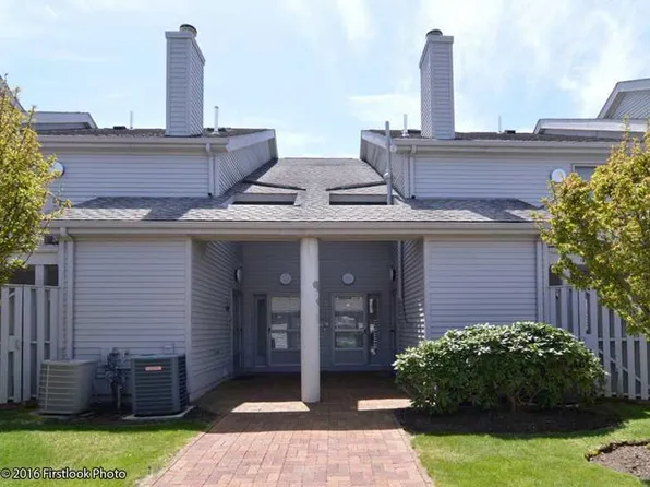 1125 Point Judith Rd APT B4, Narragansett, RI 02882