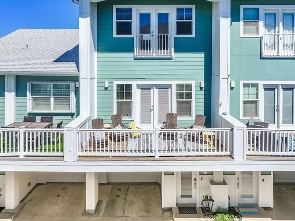 3021 S 11th St #2, Port Aransas, TX 78373