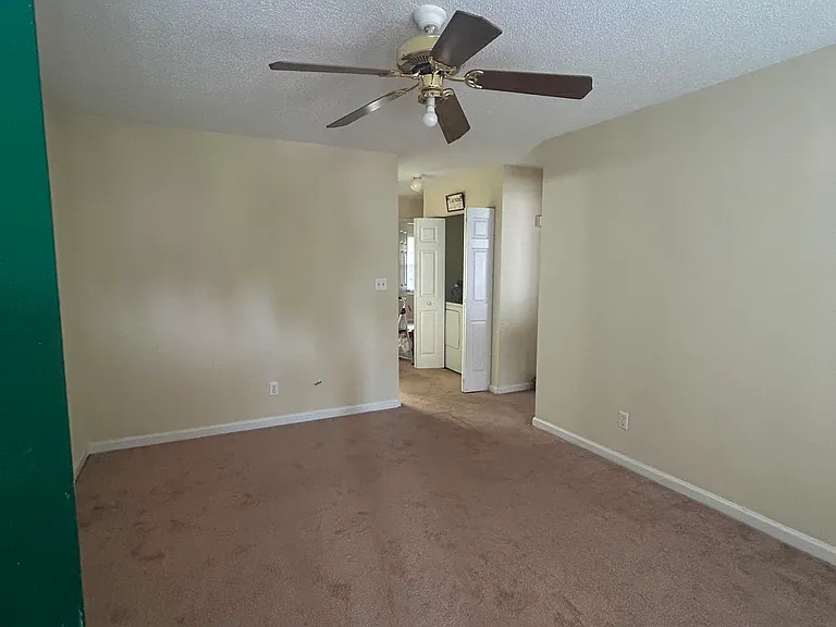 1112 Trinity St #207 — Photo 8