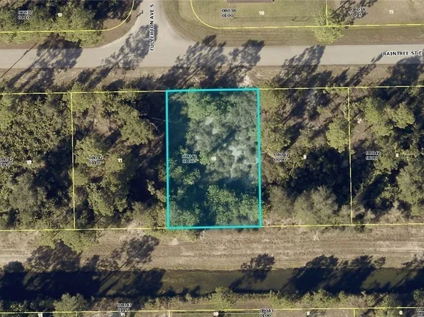 642 Raintree St E, Lehigh Acres, FL 33974