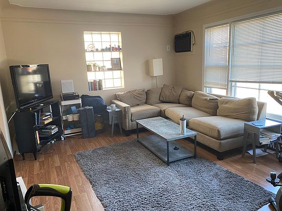 2nd image of 1333 Somerset Ave