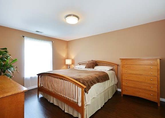 5th image of 992 Langtry Ct APT C