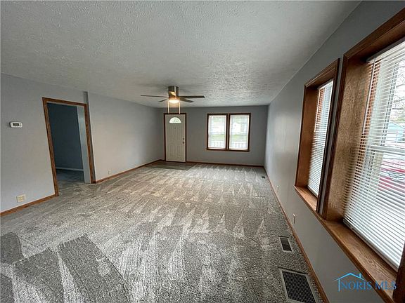3rd image of 237 Ohio Ave