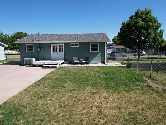 3rd image of 1220 E 6th St