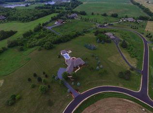 W1299 Trieste Dr, Lake Geneva, WI 53147