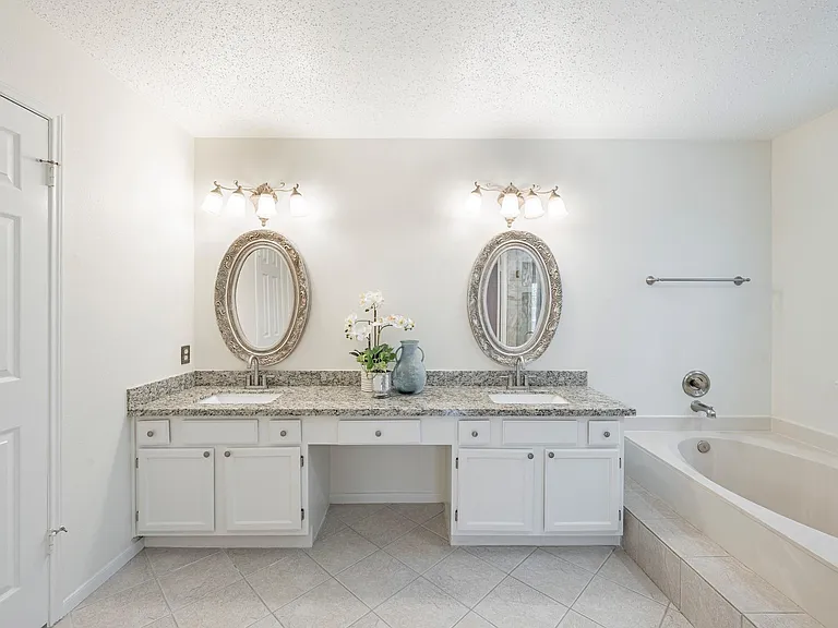 23 E Stony Bridge Cir — Photo 28