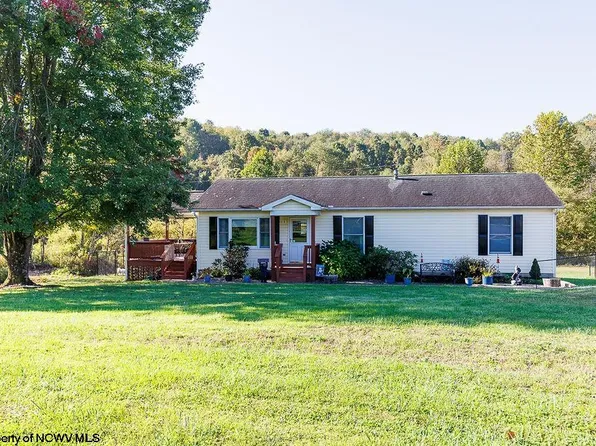 5394 Saltwell Rd, Bridgeport, WV 26330