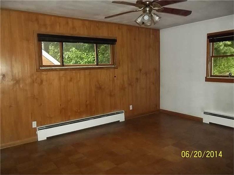 2nd image of 904 Spruce St